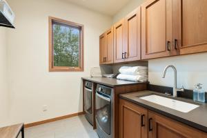 Rivers End Lake House