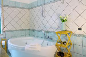 Dimidium Apartment