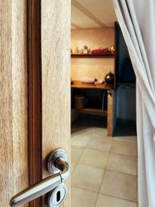 Casaluna, chambre climatisée dans maison de village