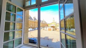 Grand Apt 130m2 vue place ducale