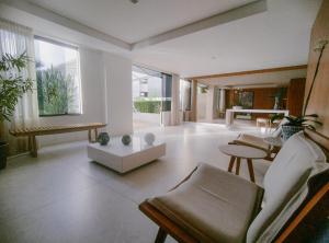 Apartamento em frente ao Shopping Itaigara - Salvador