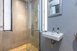 Trendy Loft Apartment near the Waterfront and CBD