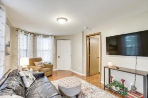 Pet-Friendly Pacific Cottage Near Purina Farms!
