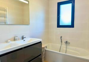 Maisons de vacances Moderne entre lac et ocean : photos des chambres