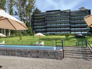 Moderno depto con orilla de lago en Villarrica