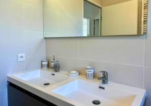 Maisons de vacances Moderne entre lac et ocean : Maison de Vacances 3 Chambres 