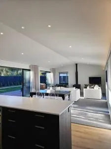 Spacious Family Home - West Melton