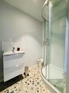 Appartements Villa Camelias, appartement avec jardin partage et parking : photos des chambres