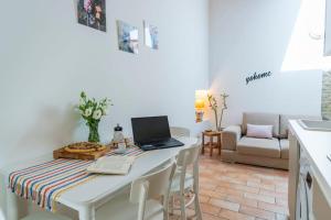 Del Moro Home Pesaro Centro Mare by Yohome