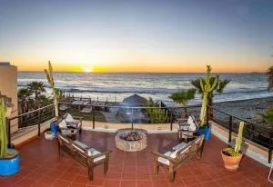 Fabulous Oceanfront Estate, Sleeps 24 Pool Jacuzzi - Raulis