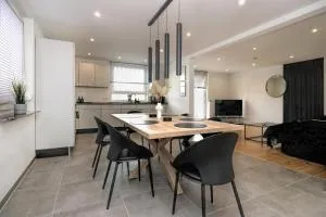 LIGHTPLACE • Große Unterkunft • 3 Schlafzimmer • Boxspring • Smart TV • Biergarten • Restaurant - Abbesbüttel