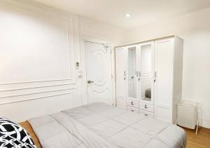 R1 House,bts,Mega Bangna,night market,Suvarnabhumi