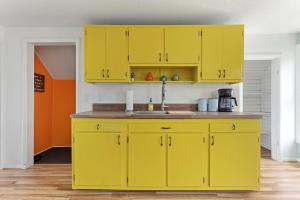 70s Vibe Beach Downtown AC Nightlife