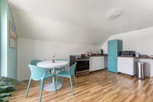 70s Vibe Beach Downtown AC Nightlife