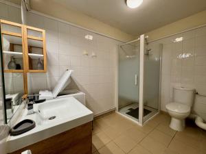 Appartements Charmant logement de plain-pied avec Piscine : photos des chambres