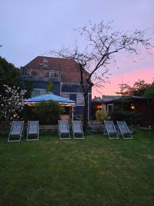 Guesthouse Blue House in vintage villa&garden