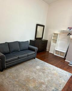 Renovated Peaceful Luxury Walk to Mall Park Publix