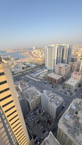 P3) Fantastic Seaview Room with shared bath inside 3bedroom apartment