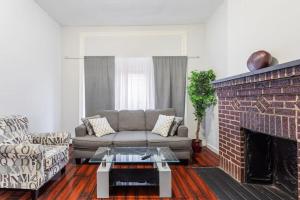 CLINTON HILLS - Newark