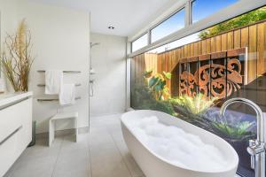 River View Retreat, Luxury & central - By KOSH BNB - 4hvězdičkové hotely ve městě Hamilton