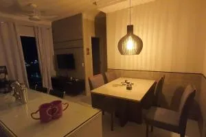 AP bem completo e de bom gosto 2 quartos 1 suite - 曼吉纽斯