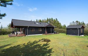 Gorgeous Home In Ejstrupholm With Wifi