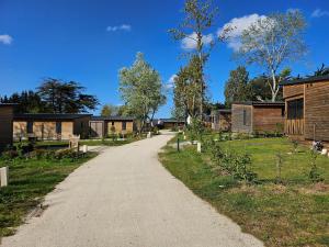 Chalets Charmant Chalet 3 Chambres avec Piscine Couverte a 10 min de la Plage de La Baule - FR-1-783-18 : photos des chambres