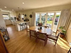 Sunny & Cosy Napier Home! - Clive