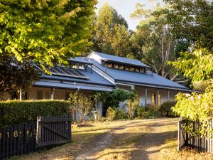 Country Oasis With River Views