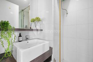 Finis by Kozystay - Grogol