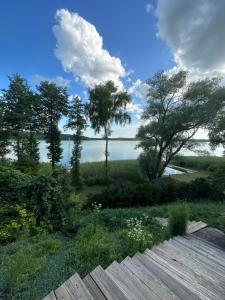 Dom z linią brzegową nad jeziorem Ryńskim - Mazury Wejdyki