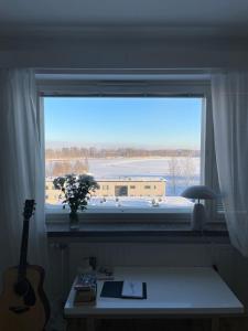 obrázek - Cozy lake view room by city center