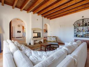 Luxury villa with gym, jacuzzi and swimming pool