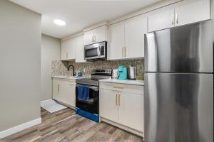 Modern 2 bedroom basement suite with laundry