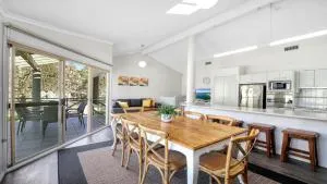 Watermark #17 Pool In Complex Accom Holidays - Matcham