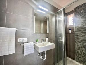 Los Cristianos Family Apartment-Heated Pool-View