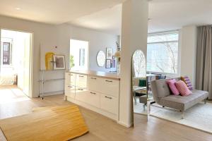 New luxury 110sqm apartment with terrace and great location