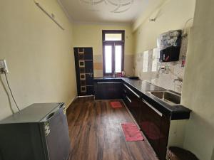 3 BHK in Krishna Nagar Lucknow LKO 201L