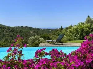 Villa CORAIL privée et climatisée pour 10 personnes avec piscine et superbe vue mer et collines à La Londe-les-Maures - 科洛布里埃
