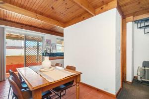 14 Cottesloe - Steps From Beach - Sleeps 2