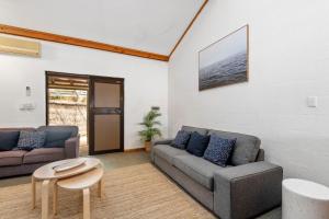 14 Cottesloe - Steps From Beach - Sleeps 2