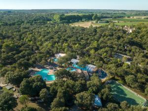 Hotels Camping Les Pres du Roi : photos des chambres