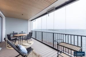 C44 Ultimate Luxury Waterfront Penthouse