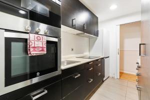 Eixample Ac, Sunlit Balcony & Prime Location