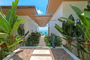 Jungle Seaview Villa with Suspended Bed