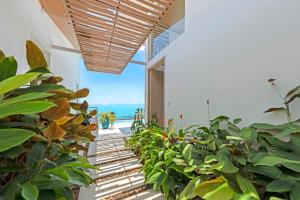 Jungle Seaview Villa with Suspended Bed