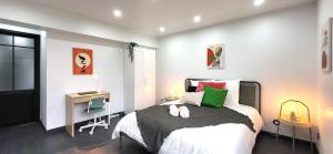 Duo : Ambiance rebelle et zen, proche RER C & Orly