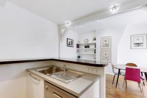 Pick A Flats Apartment in Saint Germain - Rue de Buci