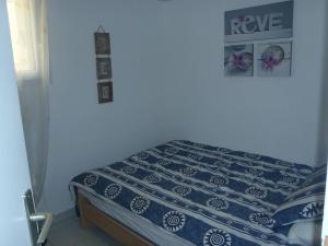 VILLA 3 PCES MEZ 42m2 + TERRASSE 11m2 REF 4054