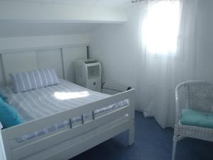 VILLA 3 PCES MEZ 42m2 + TERRASSE 11m2 REF 4054